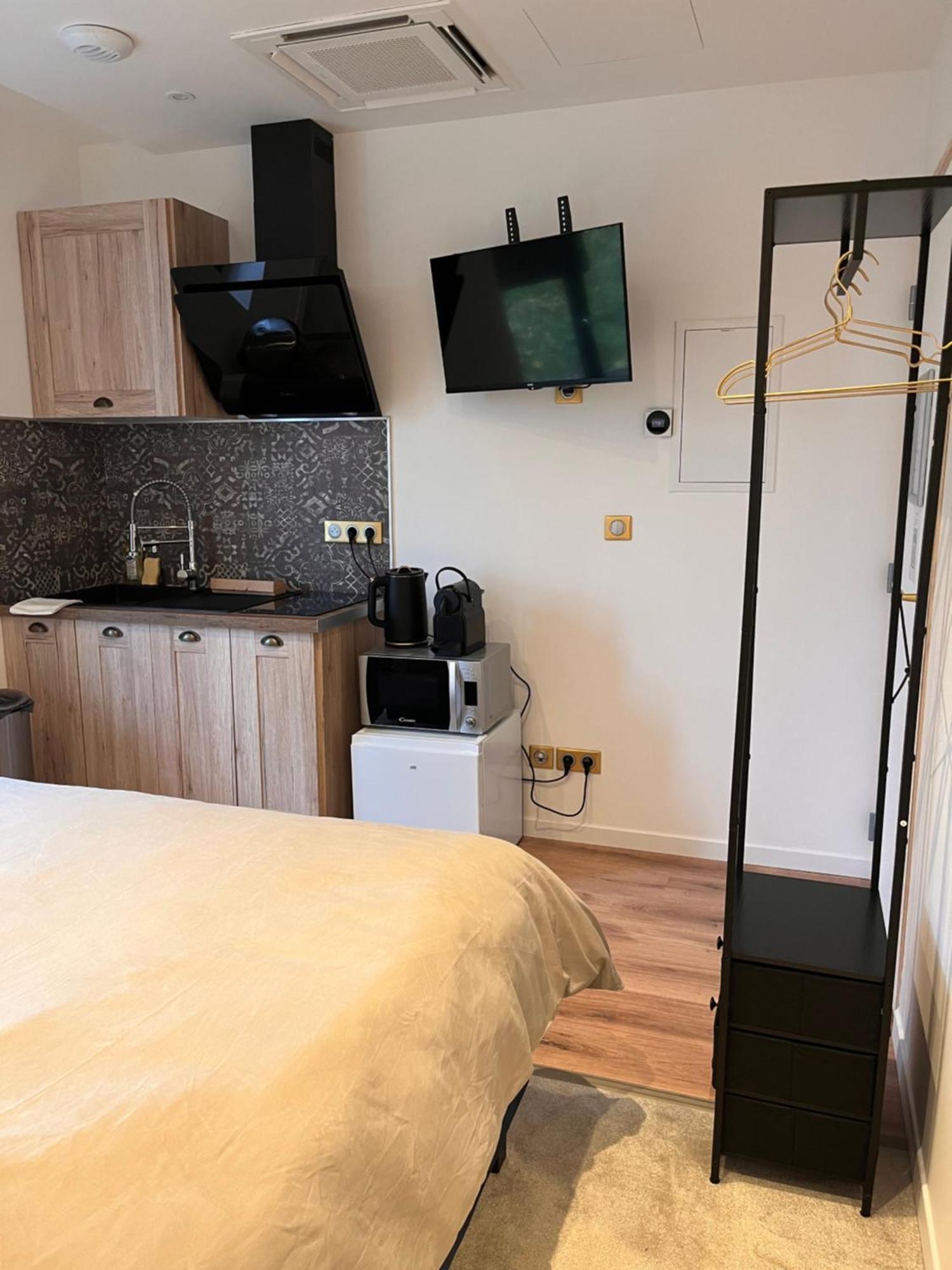 Hdg Hotel Gare De L'Isle Adam Appart'S Hotel Parmain Экстерьер фото